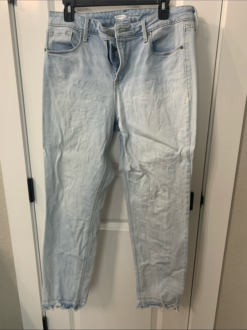 Old Navy Light Blue Cropped Frayed-Hem Jeans